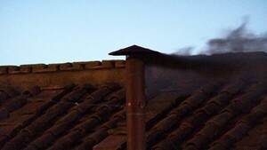 Humo Negro: Aún no hay papa en el primer día del cónclave