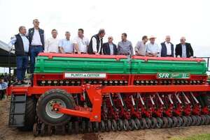 Arranca una nueva campaña de trigo: hay expectativa de sembrar unas 400.000 hectáreas - Economía - ABC Color