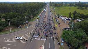 AUDIO. Se realiza reunión de cañicultores y autoridades en Mburuvicha Róga - Ancho Perfil - ABC Color