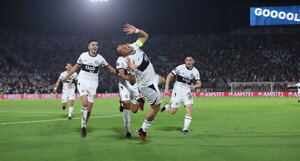 Versus / Bustos recuerda la noche épica de Olimpia ante Flamengo esperando despegar en la Libertadores