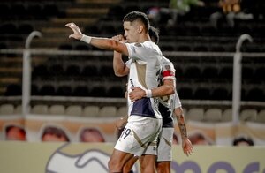 Versus / Un doblete de Alex Arce le da la victoria y el liderado a LDU en la Libertadores