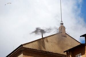 Cónclave: humo negro en el Vaticano tras segunda votación - Unicanal