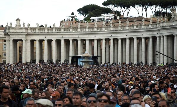 Fumata negra en el Vaticano: no hubo acuerdo tras la primera votación del esperado Cónclave – Diario TNPRESS
