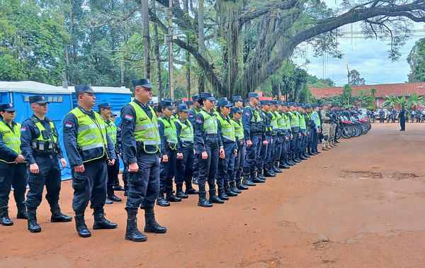 Fuerte dotación de la Policía Nacional para brindar seguridad en el Crazy Week 2025 - La Clave