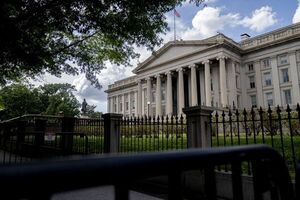 La Fed mantiene las tasas pese a la presi贸n y alerta del impacto de la incertidumbre