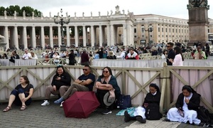 El humo aún no es blanco en el segundo día del cónclave en el Vaticano - OviedoPress