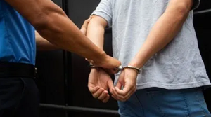 Adolescente disparó a su papá para defender a su mamá y quedó detenido - Noticiero Paraguay