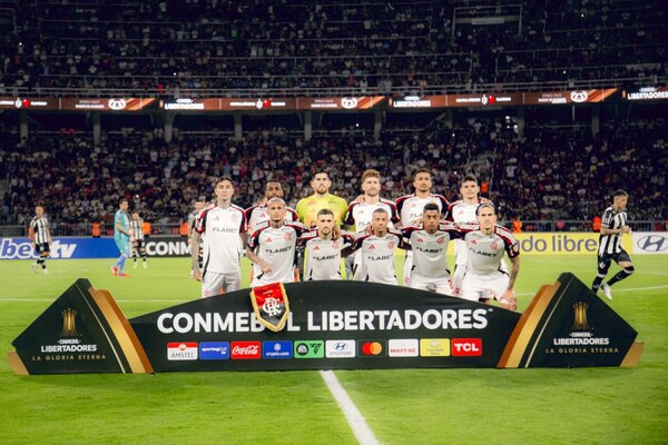 Versus / Jugadores del Flamengo sufrieron un intento de asalto con disparos en Río de Janeiro
