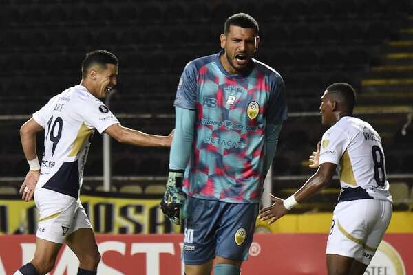 Vídeo: Doblete de Alex Arce en el triunfo 3-2 de Liga de Quito - Fútbol Internacional - ABC Color