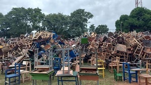 Limpio pide reutilizar pupitres descartados por el MEC