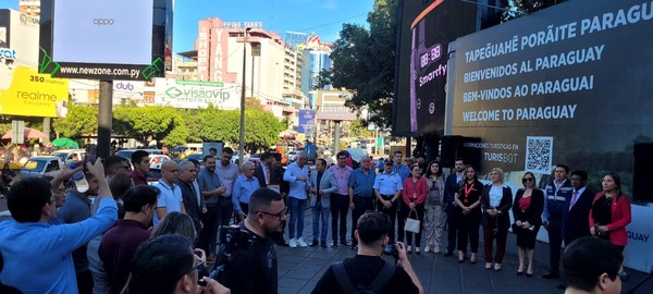 Inicia “Crazy Week” en CDE con grandes ofertas y fuerte operativo policial - ADN Digital