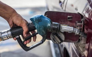 Petropar analiza bajar precios del combustible - Noticiero Paraguay