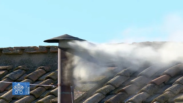 ¡Humo blanco en el Vaticano! - Unicanal