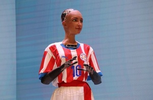 La robot Sophia se presentó por primera vez en Paraguay