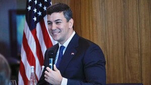 Santiago Peña alude a “valores cristianos” al saludar al papa León XIV
