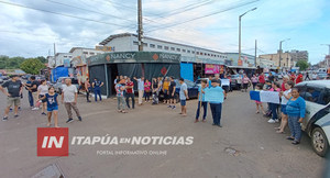 TRABAJADORES DEL CIRCUITO COMERCIAL DE ENCARNACIÓN SE MOVILIZAN CONTRA EL SEM