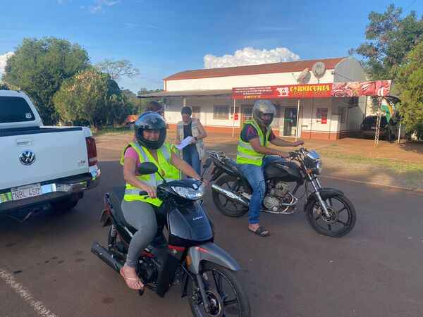 Municipalidad de Cambyretá impulsa jornada de seguridad vial con entrega gratuita de chalecos y accesorios