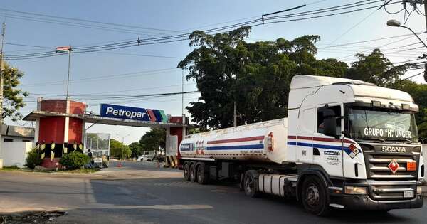 La Nación / Petropar evalúa futuras compras para bajar precio de combustibles