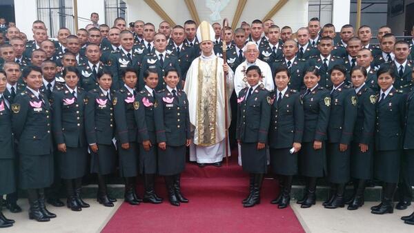 Peruanos celebran al nuevo Papa como un compatriota más