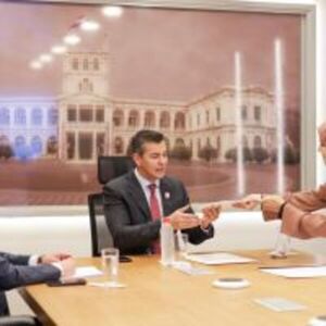 El presidente de la República recibió invitación oficial de Emiratos Árabes Unidos :: Presidencia de la República del Paraguay