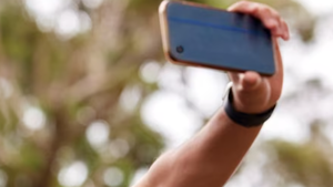 Fiscalía acusa a influencer por haber supuestamente inducido a hermano menor a actos sexuales
