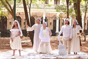 De lo íntimo a lo colectivo: mayo trae teatro para sentir y pensar - Cultura - ABC Color
