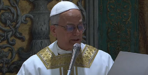 El papa León XIV preside su primera misa desde la Capilla Sixtina junto a los cardenales electores