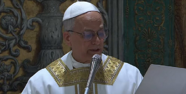 El papa León XIV preside su primera misa desde la Capilla Sixtina junto a los cardenales electores