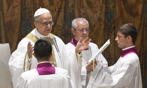 El papa León XIV ofició su primera misa y pidió a la Iglesia ser un “faro que ilumina las noches del mundo”
