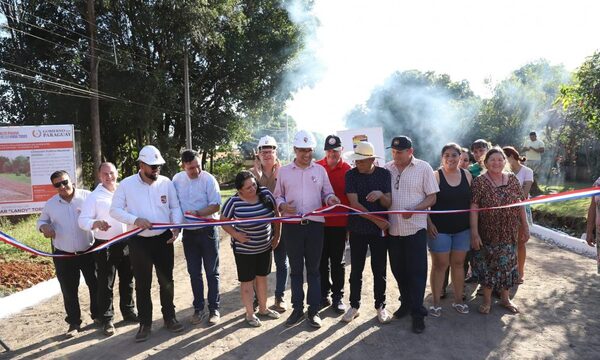 Gobernación inaugura más 16 mil metros cuadrados de empedrados en Minga Guazú