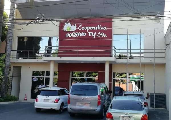 Estafados de Poravoty denuncian que hay persecución por reclamar ahorros - Economía - ABC Color