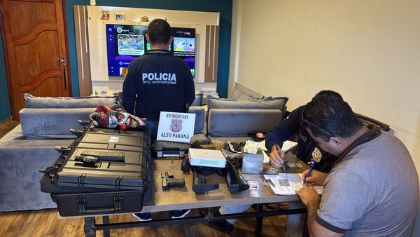 Hallan arsenal durante allanamiento tras denuncia por amenazas en Pdte. Franco - La Clave