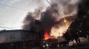 Bomberos cruzaron a Clorinda para sofocar un gran incendio