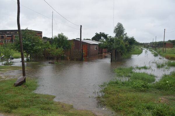 Viviendas inundadas por lluvias en Ayolas - Nacionales - ABC Color