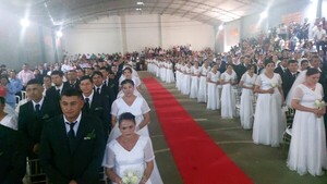 87 parejas unieron sus vidas en boda comunitaria en General Resquín
