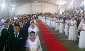87 parejas unieron sus vidas en boda comunitaria en General Resquín – Prensa 5