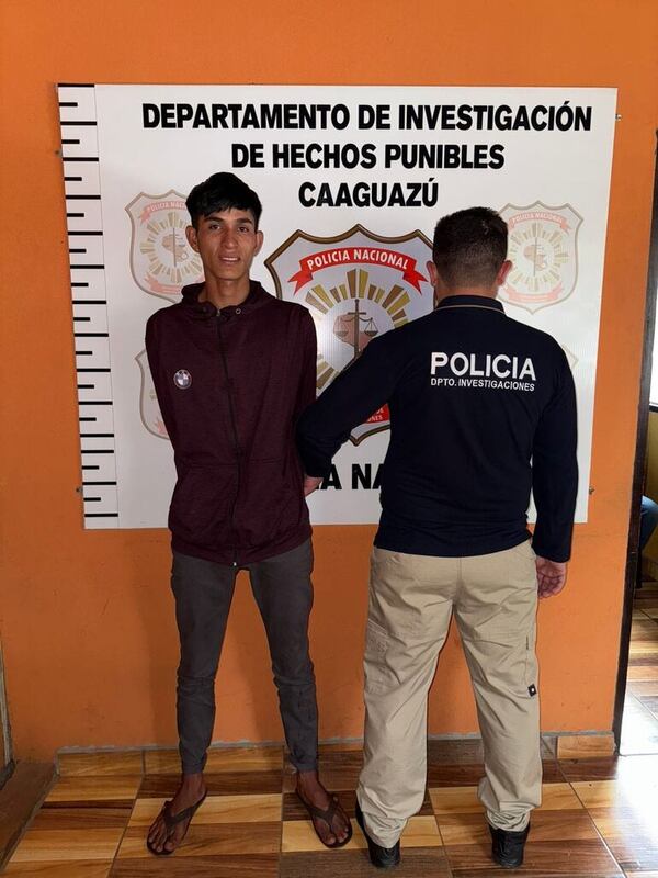 Vídeo: el ladrón “contorsionista” que robó un minisúper - Policiales - ABC Color