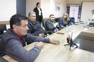 En reunión de trabajo: La EBY informa a concejales de Itapúa sobre el cumplimiento de sus compromisos en la ampliación del hospital distrital de María Auxiliadora