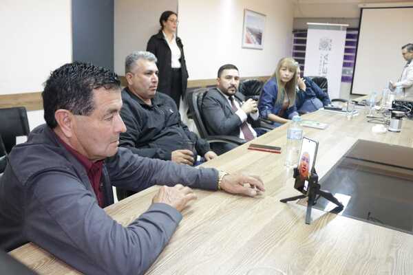 En reunión de trabajo: La EBY informa a concejales de Itapúa sobre el cumplimiento de sus compromisos en la ampliación del hospital distrital de María Auxiliadora
