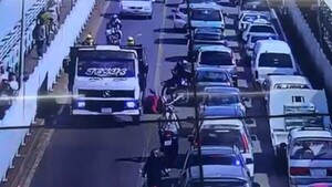 Video: Violento choque frontal entre motocicletas sobre el Puente de la Amistad