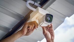 Cámaras, wifi y contraseñas débiles: los riesgos que corremos en casa sin darnos cuenta