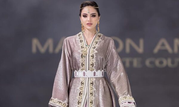 ¡Apénami! Doctora paraguaya desfiló en el Abu Dhabi Fashion Show
