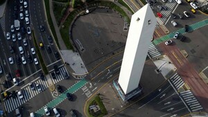 Argentinos ya no necesitan treparse al Obelisco: Ahora tienen ascensor