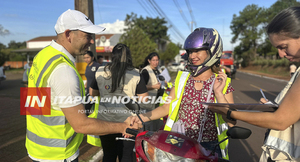 ENTREGAN MÁS DE 400 CHALECOS REFLECTIVOS, CALCOMANÍAS Y UN SISTEMA DE LUCES