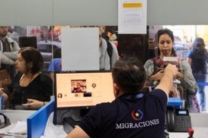 Migraciones impidió más de 340 salidas y expulsó a 34 extranjeros en el primer cuatrimestre - ADN Digital