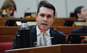 Prohíben difundir vídeo íntimo de Hernán Rivas - 1000 Noticias