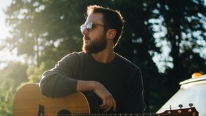 Iván Zavala lanzó "Amor pasajero", el primer adelanto de su próximo álbum