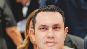 Senador Rivas busca impedir que se siga mostrando su video íntimo