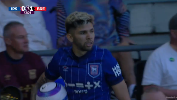 Jugadón de Julio Enciso en la derrota del Ipswich