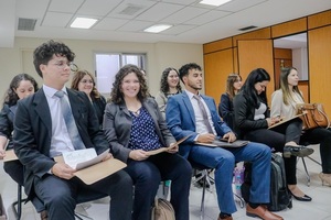 Universitarios de Asunción y Central pueden postular a becas gratuitas de inglés - ADN Digital